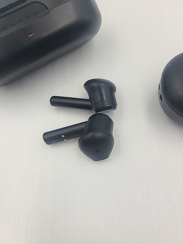 Lot Of 2 Razer Hammerhead True Wireless Bluetooth Earbuds and Charging Case - Picture 5 of 6