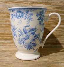 Whittards Of Chelsea Blue Floral Fine Bone China Becher Made In England