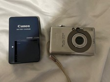 Canon PowerShot SD400 ELPH Digital Camera Silver With Charger And Battery