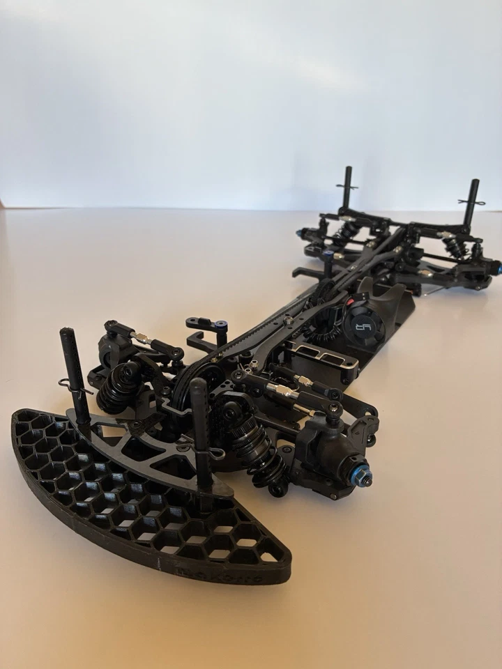 Chasis de coche de turismo Yokomo BD11 escala 1/10 EP + piezas adicionales Foto 2 de 4