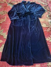 Womens dark blue plush adonna XL robe winter weight floral embroidery guc robe