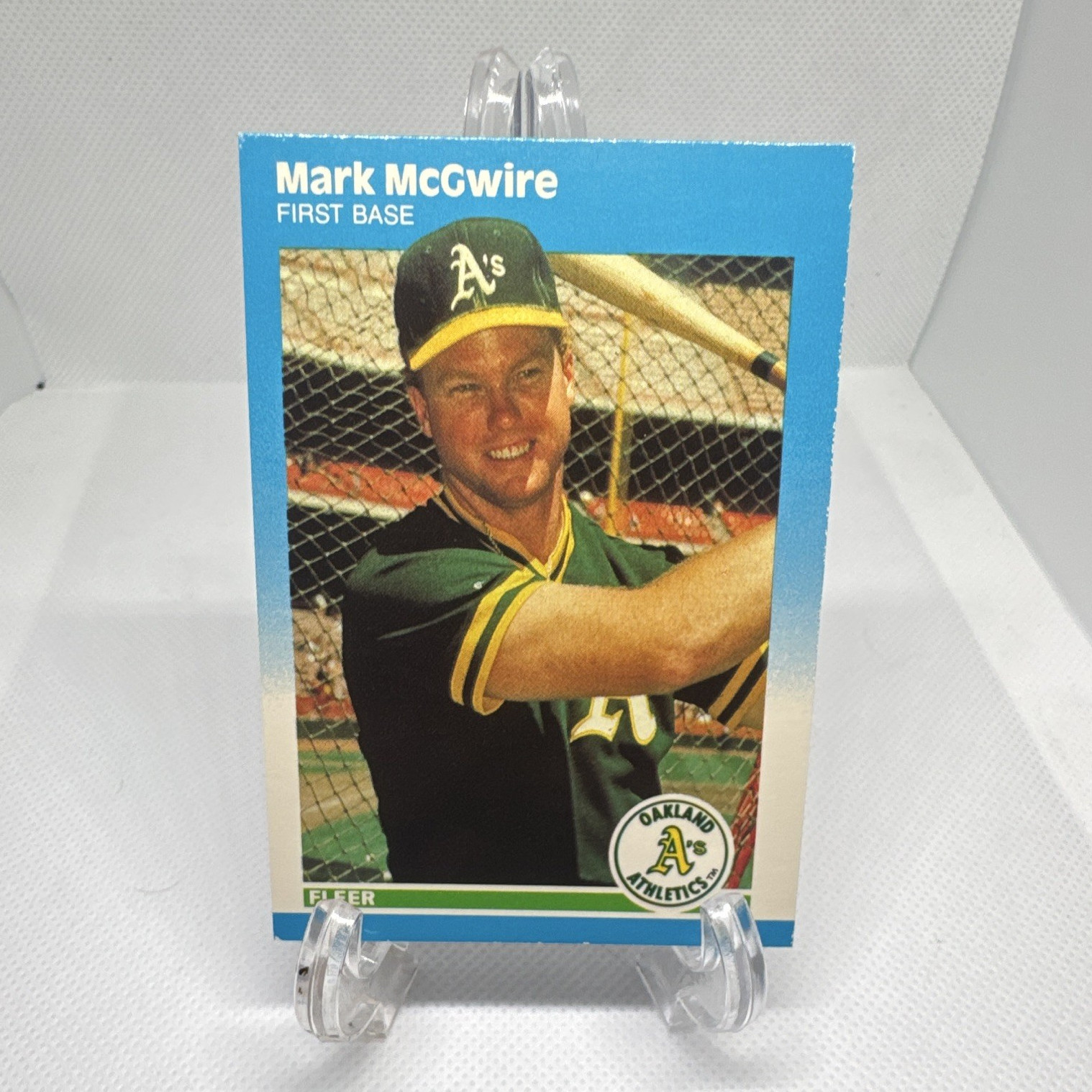 Fleer 1987 Update - Rookie Mark McGwire #U-76 OAKLAND ATHLETICS Base