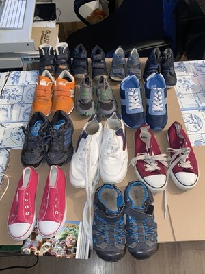 12 X Kinder Schuhpaket Gr. 23,24,26,28,29,32,33,34,37. ist DABEI 3 Schuhe NEU