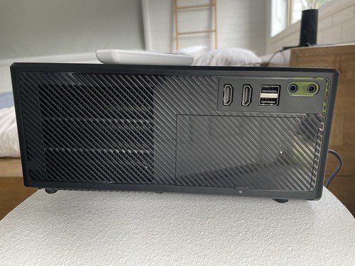 X7 600 ANSI Projector With Google Tv - Picture 4 of 8