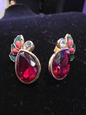 Vtg Avon Large Red Rhinestone Gold Tone Enamel Holly Christmas Pierce Earrings