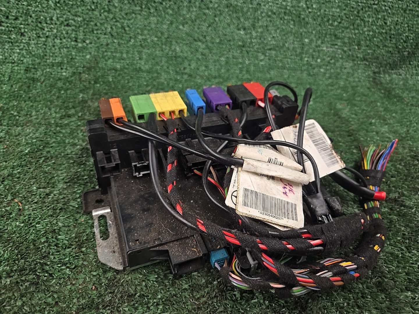 03-12 Mercedes R230 SL500 SL55 AMG SL550 Rear SAM Fuse Box Relay Module OEM