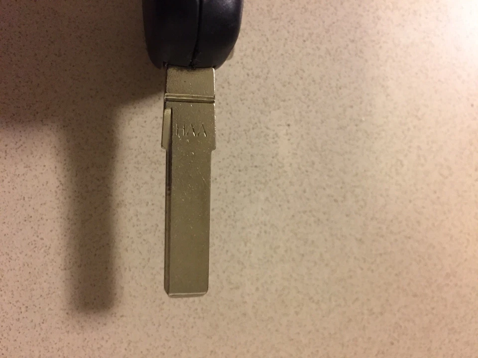 VOLKSWAGEN VW VIRGIN CHIP SIN CORTAR LLAVE HOJA LLAVERO OEM CONTROL REMOTO ENTRADA SIN LLAVE 4 BOTONES Foto 3 de 4