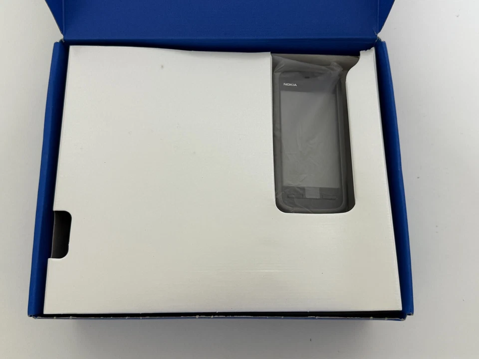 BRAND NEW NOKIA 5230 UNLOCKED PHONE - NAVI EDITION - 3G - 2MP CAMERA - BLUETOOTH - Image 3 of 4