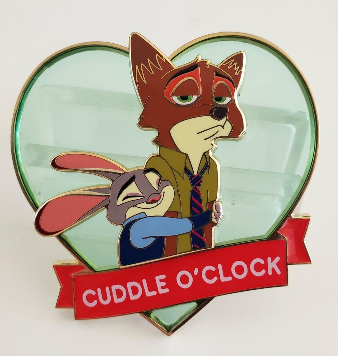 DISNEY DEC CUDDLE O'CLOCK❤ VALENTIN'S DAY PIN Zootopia Judy