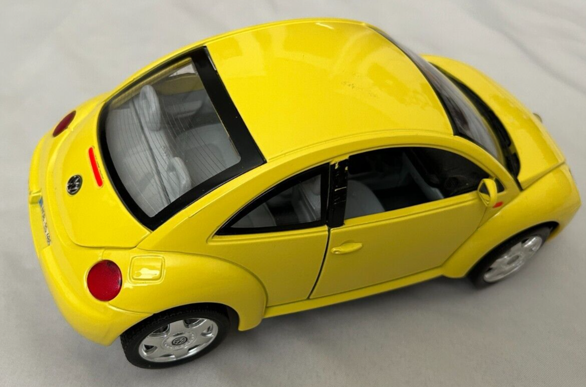 Gold Collection 1:18 Scale 1998 YELLOW 9