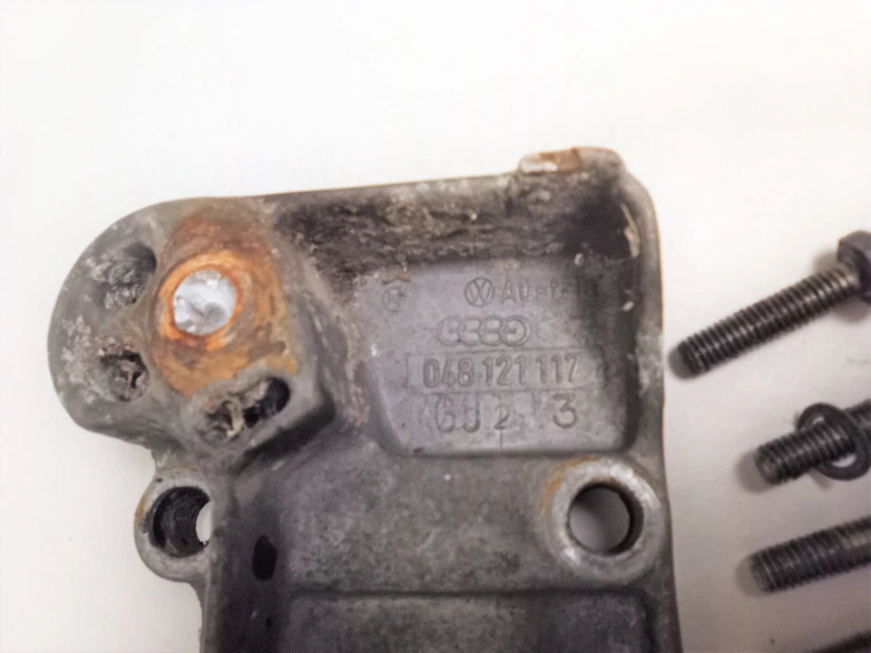 Porsche 924 Thermostat Housing 2.0 76-85 048121117 - image 3 of 4