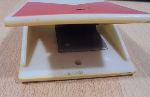 MARLBORO CIGARETTES ADVERTISIGN VTG PLASTIC PAPER HOLDER - Picture 15 of 19