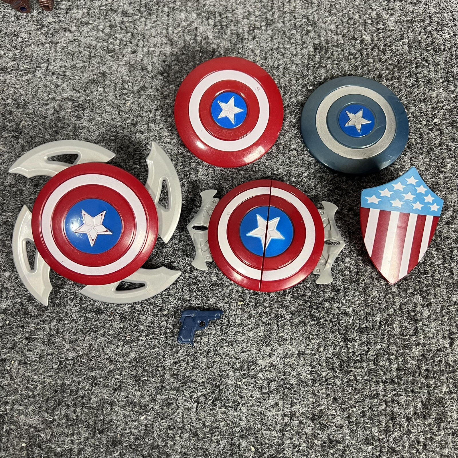 Marvel Titan Hero Series Action Figures Captain America w/ Shields Accessories