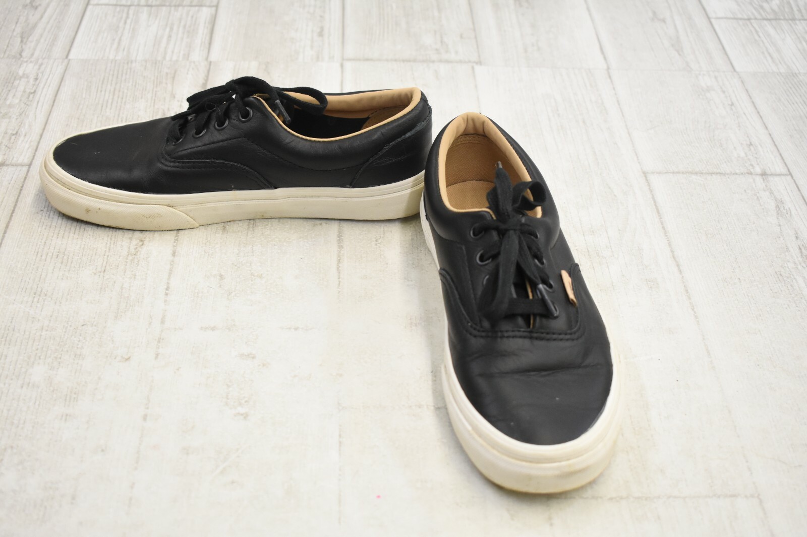 vans lux leather era