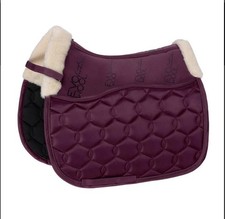 ESKADRON BASICS GLOSSY EVO-WOOL SADDLE PAD &ndash; BLACKBERRY, DRESSAGE DL