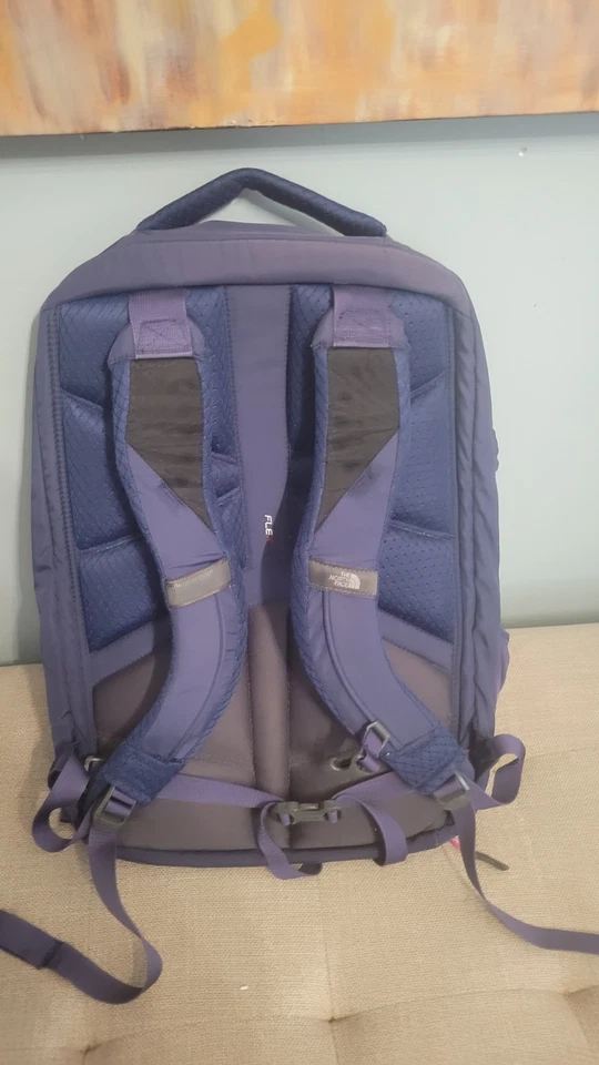 Mochila The North Face con suspensión FlexVent - púrpura y rosa - varios bolsillos Foto 4 de 4