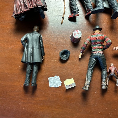 Konvolut 7 McFarlane Movie Maniac Figuren Freddy Krueger Kettensäge Zubehör - Bild 6 von 9
