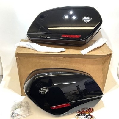 Harley-Davidson Buell ブラックボストンバッグまとめ売り M8 Softail FXLRST Style Saddle Bags FXLRS FLSB 90202534DH Harley