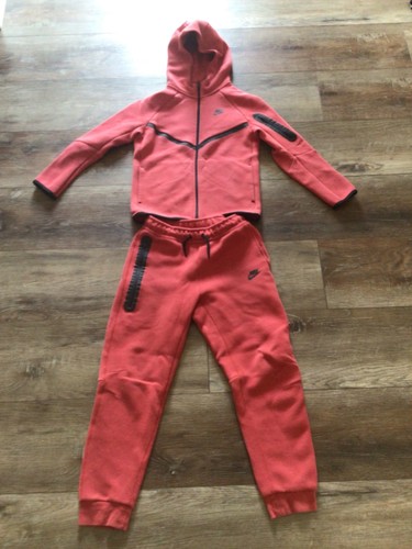 Nike tech fleece set boys large fits like xl new worms a couple times - Picture 11 of 11
