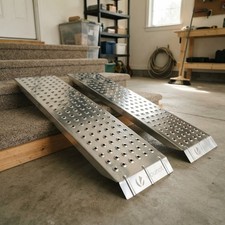 Schwerlast Rampen aus verzinktem Stahl, 2er Set f&uuml;r sichere Fahrzeugbeladung (400 kg)