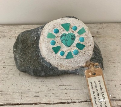 Mosaikstein Glücksbringer kl. Mandala m. Heilsteinherz auf Naturstein handmade