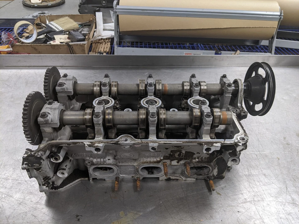 Left Cylinder Head For 01-03 Ford Escape 3.0 YL8E6C064BB — 第 3/4 张图片