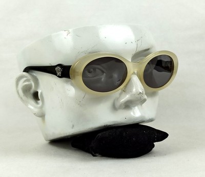 90s GIANNI VERSACE サングラス　archive イタリア製 EPIC MODEL - GIANNI VERSACE SUNGLASSES - OVAL BEIGE FRAME - ITALY
