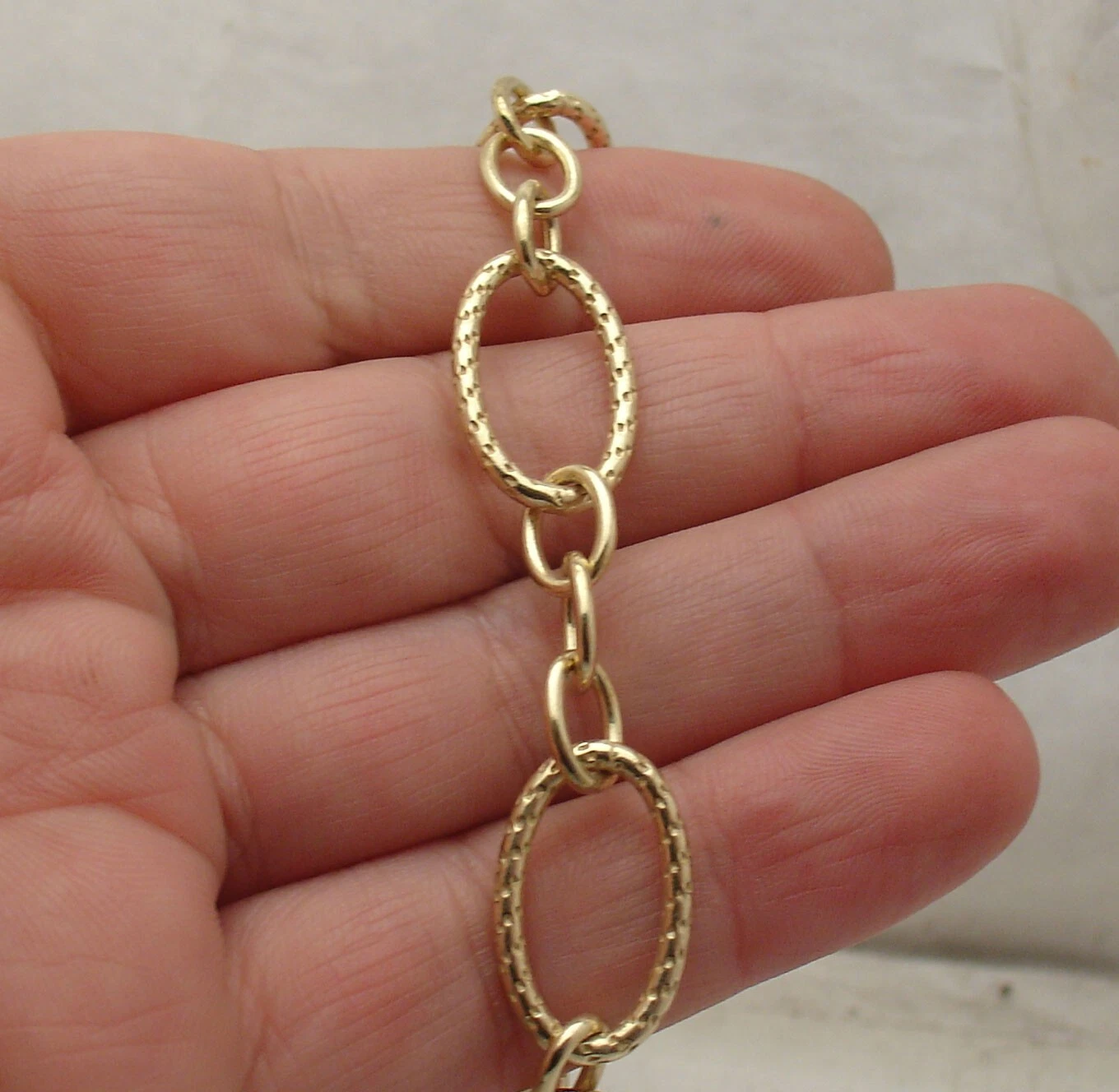 Bellezza Diamond Cut Oval Link Bracelet Lobster Clasp Solid Yellow Bronze - product detail image 3