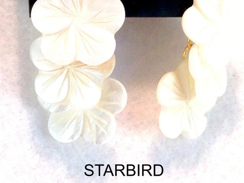 WHITE MOTHER OF PEARL FLOWER DANGLE EARRINGS 80's VINTAGE - Picture 12 of 16