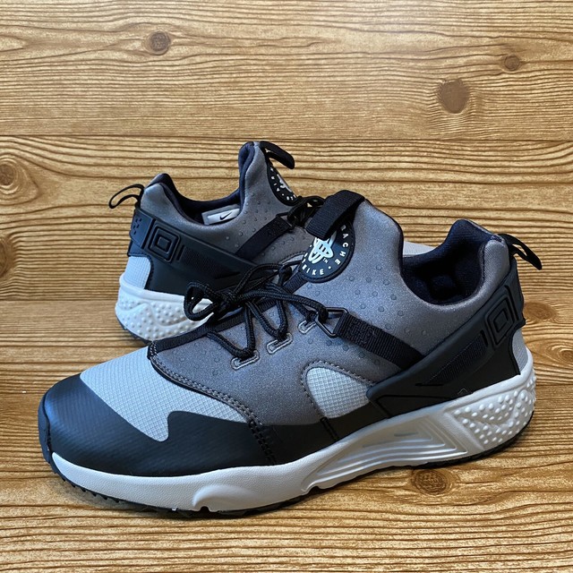 mens nike utility trainers