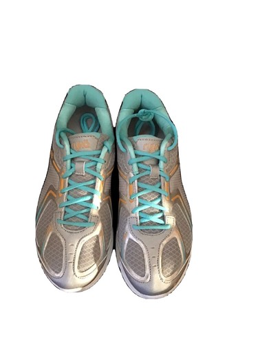 Ryko “Made for Women” size 6 Walking Shoe. New in box!