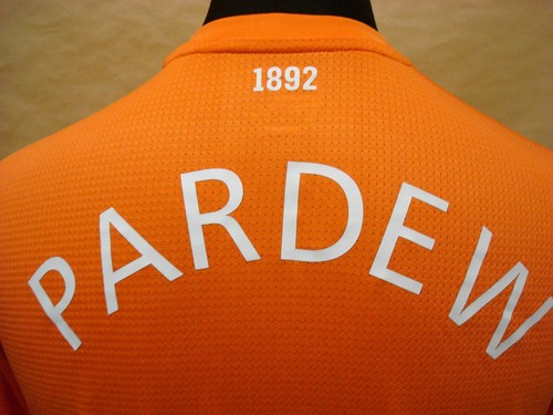 NEWCASTLE UNITED Away 2011 Alan Pardew Manager L PUMA FOOTBALL SHIRT Jersey - Picture 10 of 12