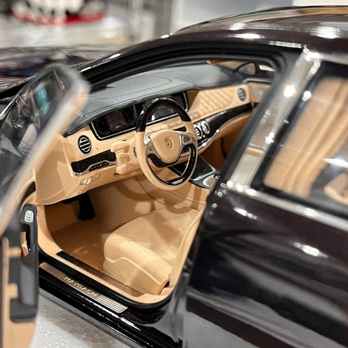 AUTOart 1/18 Mercedes-Maybach S 600 Pullman Dark Red Metallic S600 S-Class 76299 - Picture 14 of 17
