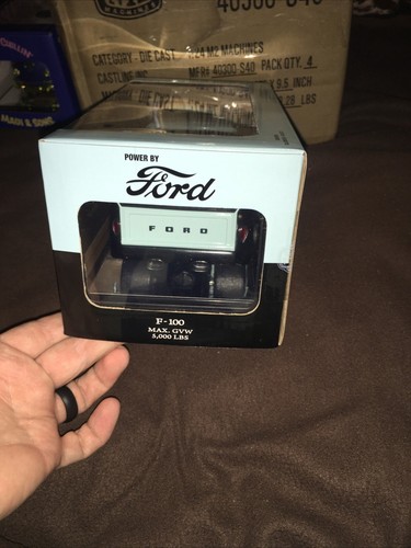 M2 1/24th Scale CHASE - Light Blue/Black Rims 1956 FORD-100 - RARE Chase - Picture 6 of 8