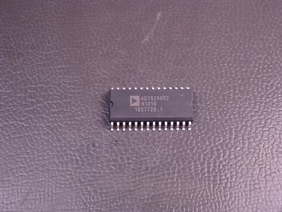 AD7829BRZ Analog Devices Octo Channel ADC 2MSPS 8-Bit 28 Pin SOIC NOS