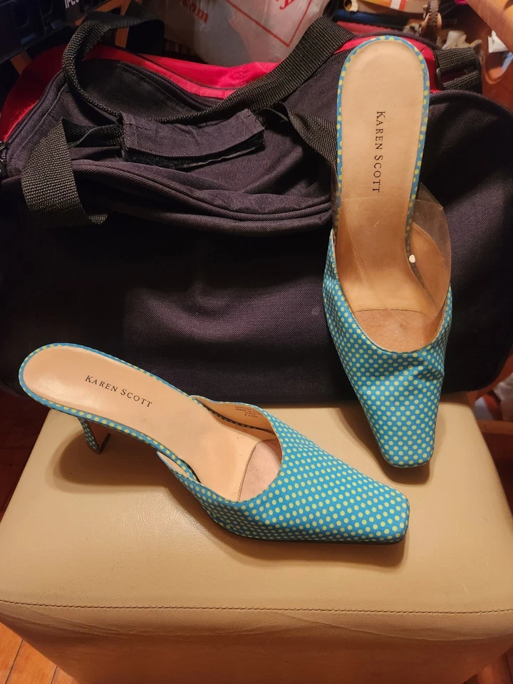 Hermosos tacones Karen Scott. Talla: 9,5 Foto 2 de 4