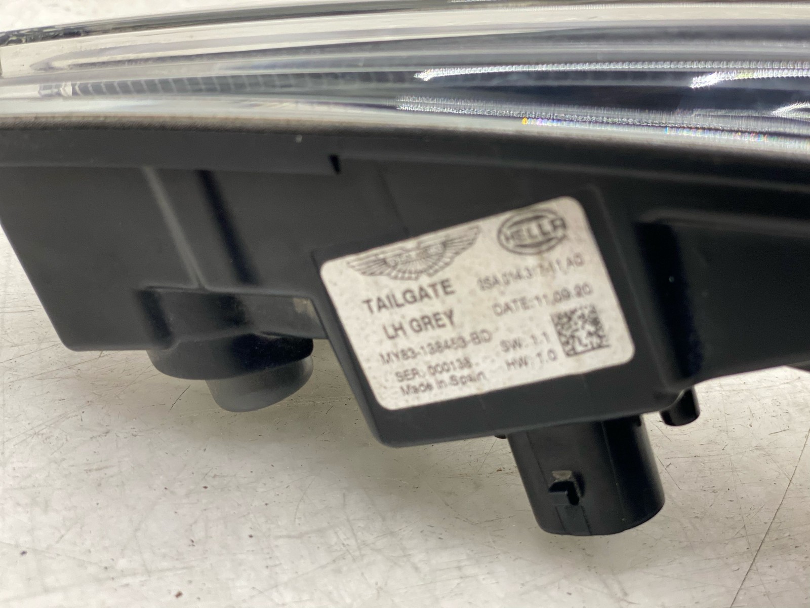 2020-2025 ASTON MARTIN DBX LH LEFT REAR LIFTGATE LED LIGHT LAMP MY83-138453-BD