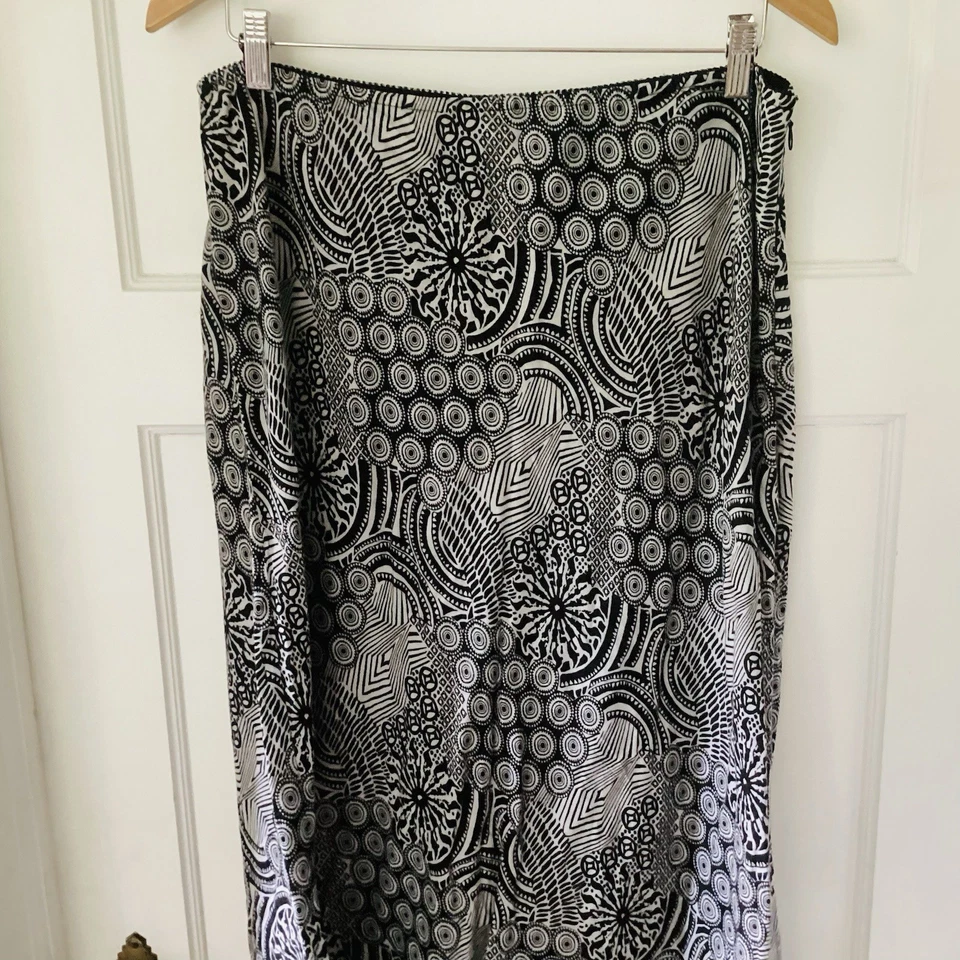 Falda midi geométrica Croft & Barrow mezcla de lino negra blanca para mujer talla XL cremallera” Foto 3 de 4