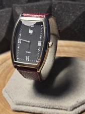 Lip montre tonneau quartz vintage style Tank bracelet cuir lézard