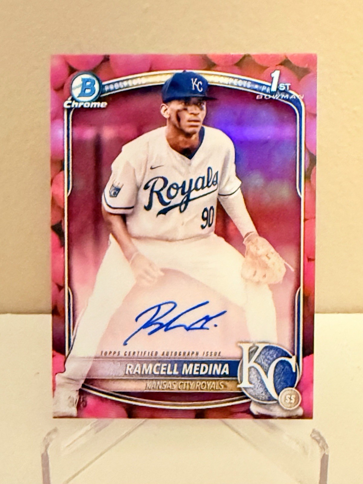 2025 Bowman Chrome # 3/5 Ramcell Medina Prospect Auto Bowman 1st Bubble Gum SSP