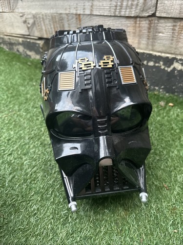 Star Wars the Black Series Darth Vader Premium Electronic Helmet - Picture 6 of 12