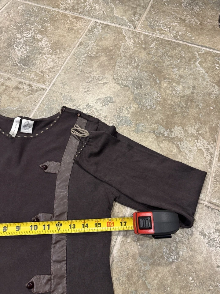 Blusa marrom manga longa vintage anos 2000 tamanho GG ajustada. - Imagem 2 de 4