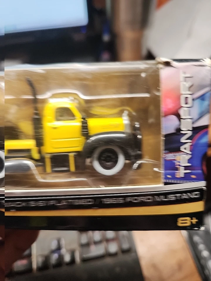 MAISTO Design Elite Transport 1953 年 Mack B61 平板 + 65 福特野马 1: 64 全新 — 第 2/4 张图片