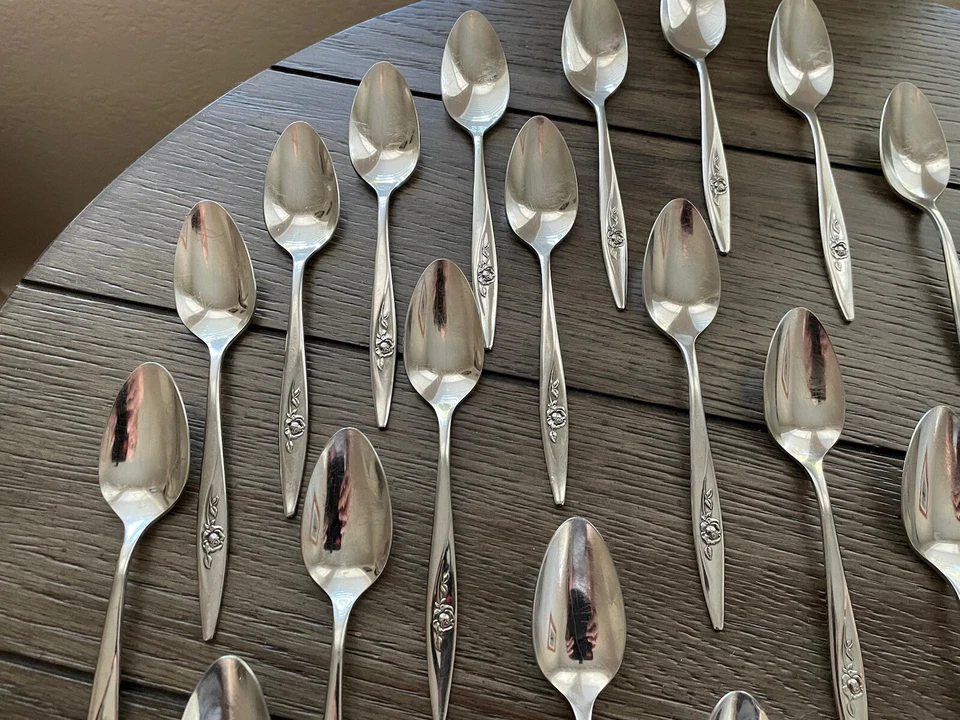 23 Oneidacraft Deluxe Stainless LASTING ROSE Teaspoons 6” - Image 3 of 4