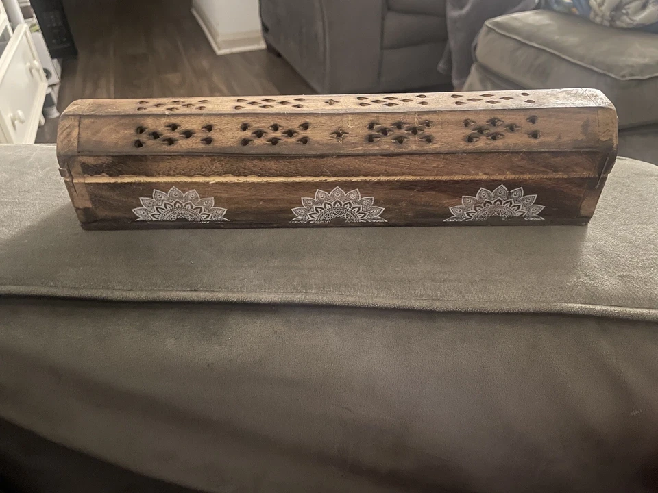 Caja de incienso ataúd de madera, diseño de flor de corte redondo, 12 pulgadas Foto 3 de 4