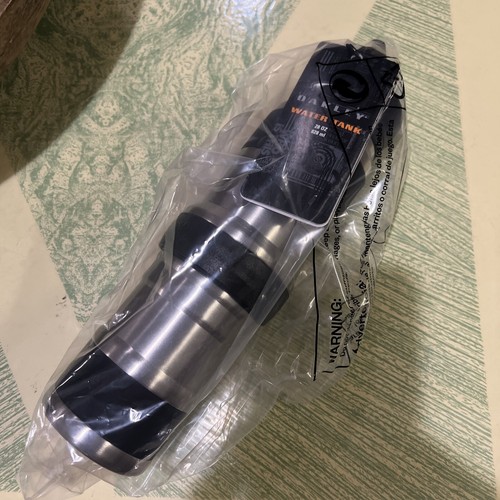 Oakley Water Tank Stainless 28 Oz Brand New Sealed Fast Shipping