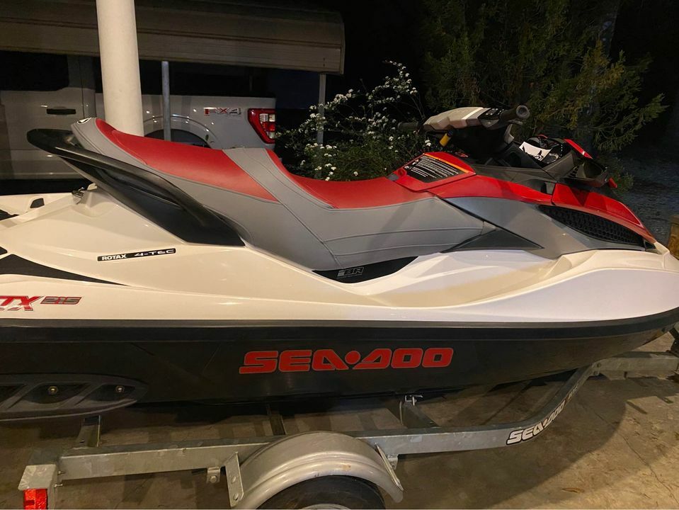 Seadoo GTX 2009-2015 limited is blackitp DARK RED DARK GRAY Seadoo GTX 2009-2015 limited is blackitp DARK RED DARK GRAY