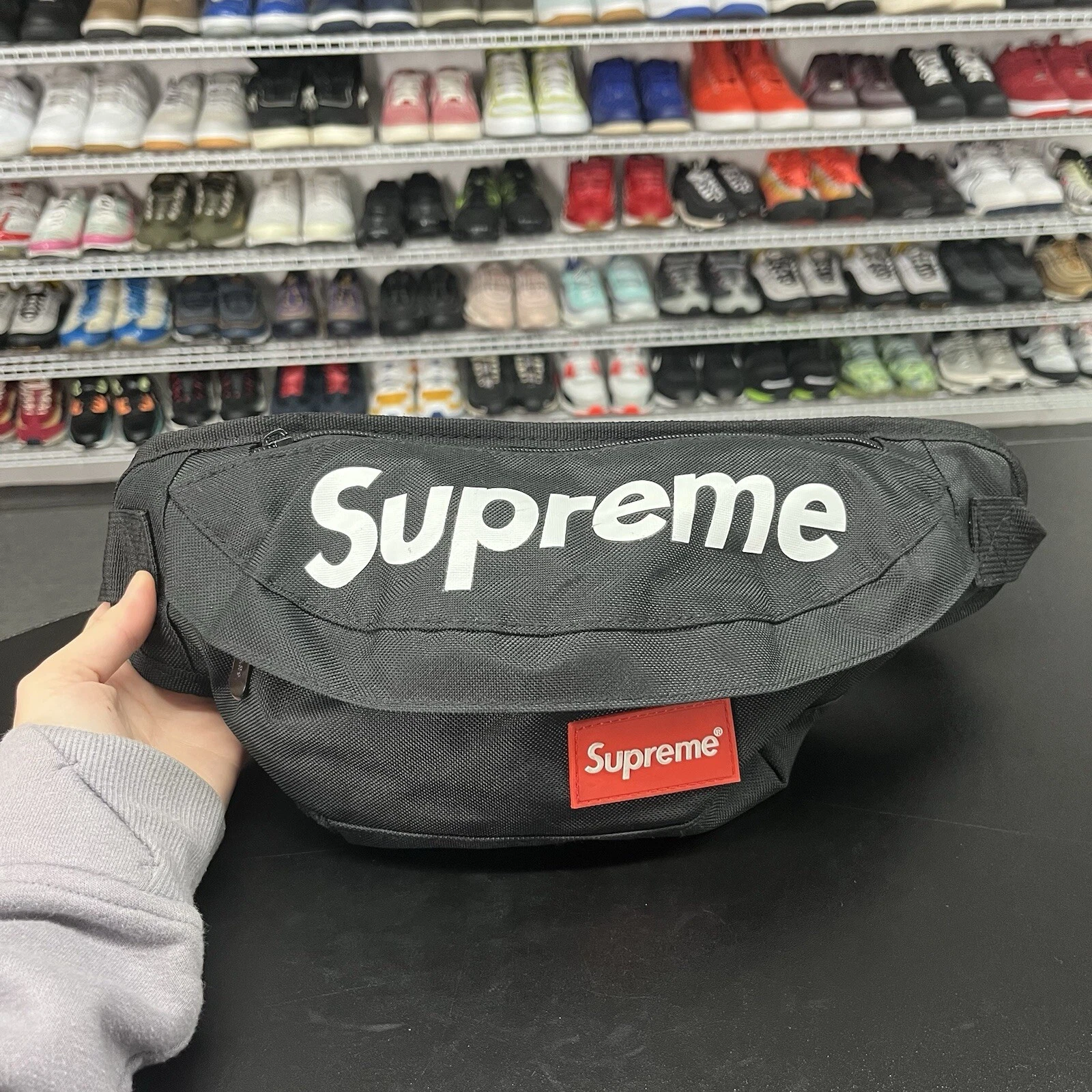 Supreme Fanny Pack / Sac bandoulière noir manque une fermeture éclair