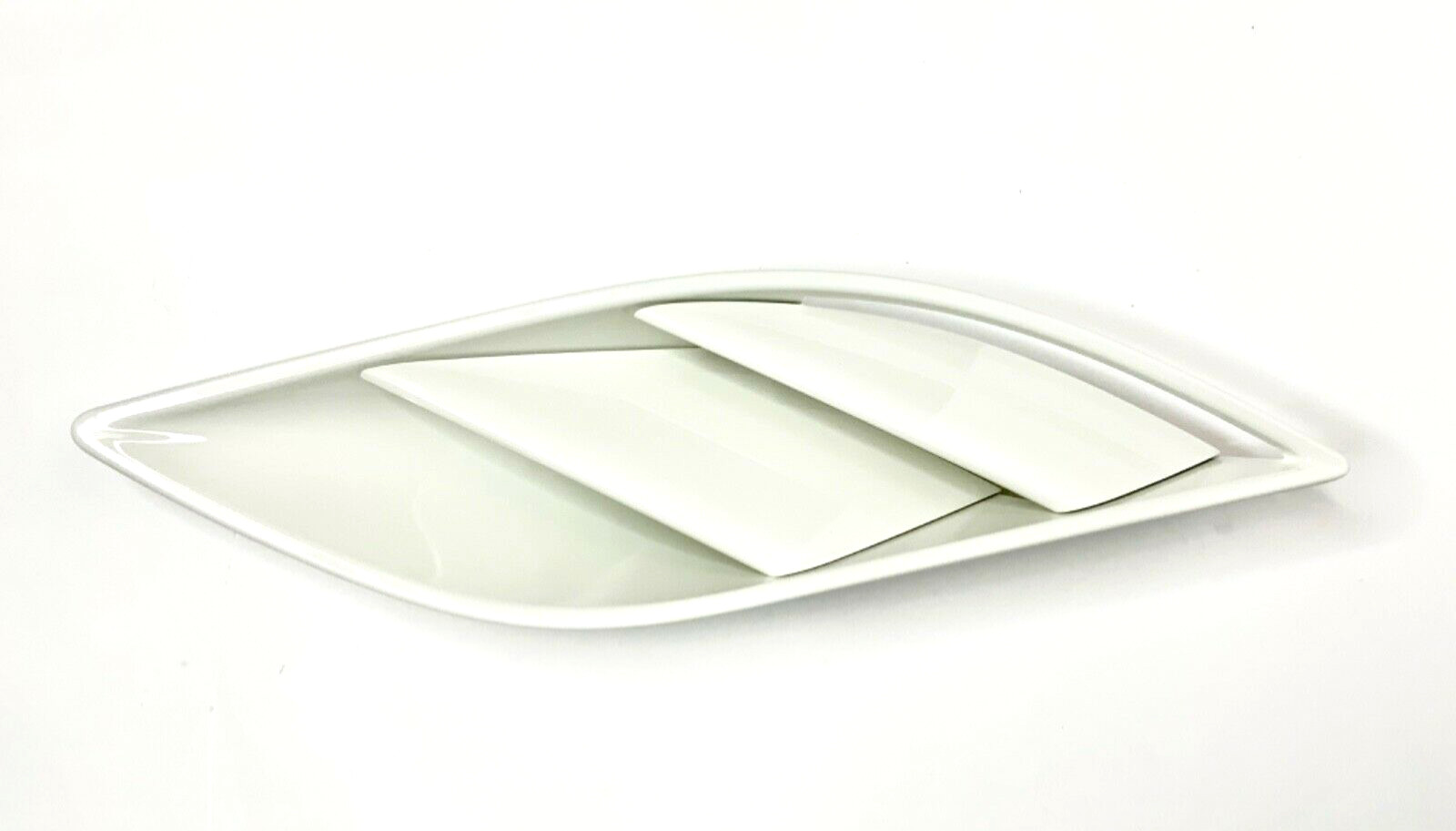 New Ferrari California Right Fender Grille Air Intake - WHITE