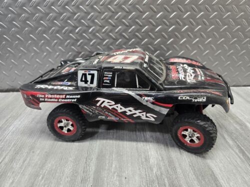 Traxxas 1/16 Slash 4wd Roller (USED) Parts Or Repair No Electronics  - Picture 1 of 10